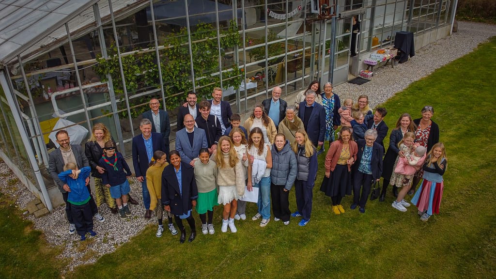 konfirmationsgæster gruppefoto